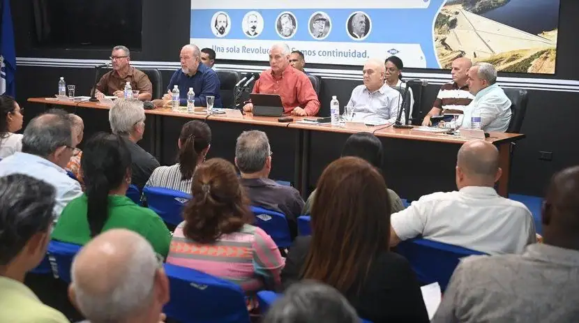 el Presidente del Consejo de Defensa Nacional, Miguel Díaz-Canel Bermúdez, visitó la Zona de Defensa “Arroyo Arenas”, ubicada en el municipio capitalino de La Lisa.